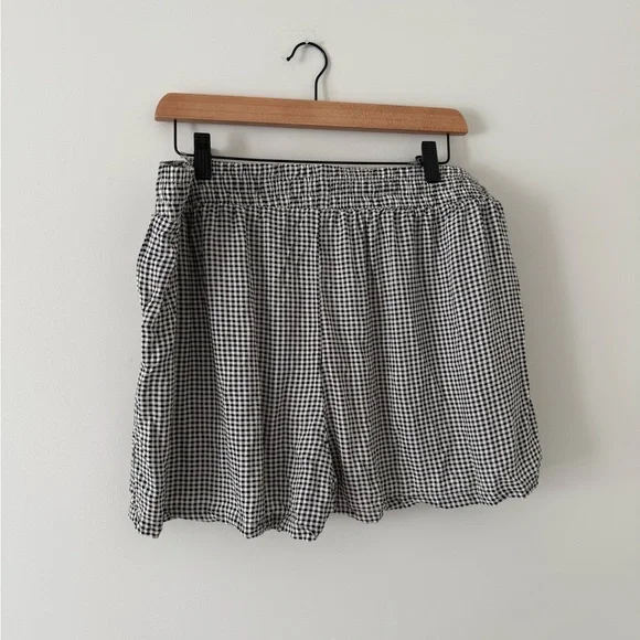 Black & White Gingham Drawstring Shorts - Picture 3 of 4